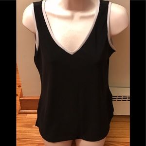 M.D.L. New York size medium sleeveless V-neck top